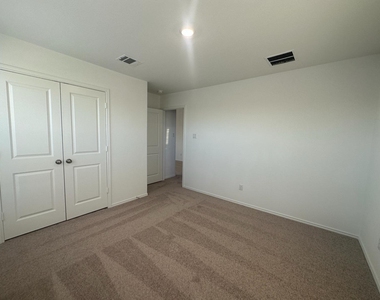 1018 Ascari Ct - Photo Thumbnail 27