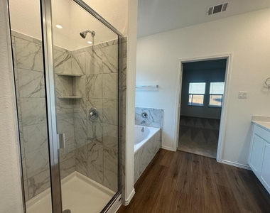 1018 Ascari Ct - Photo Thumbnail 32