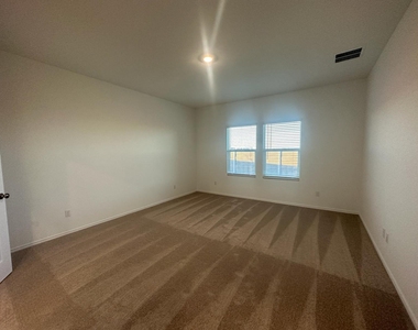 1018 Ascari Ct - Photo Thumbnail 19