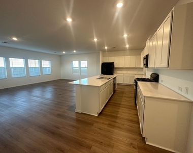 1018 Ascari Ct - Photo Thumbnail 15