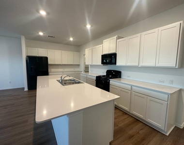 1018 Ascari Ct - Photo Thumbnail 11