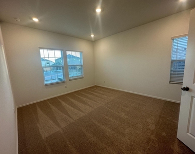1018 Ascari Ct - Photo Thumbnail 6
