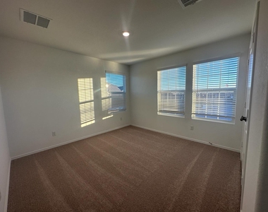1018 Ascari Ct - Photo Thumbnail 25