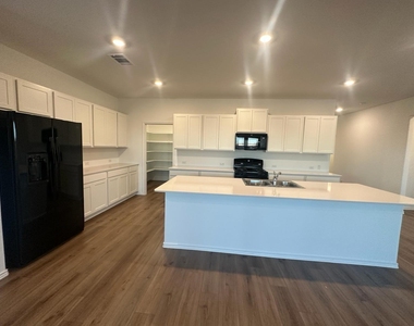 1018 Ascari Ct - Photo Thumbnail 12