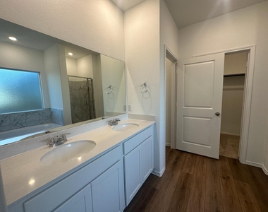 1018 Ascari Ct - Photo Thumbnail 17