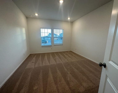 1018 Ascari Ct - Photo Thumbnail 7