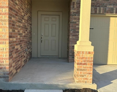 1018 Ascari Ct - Photo Thumbnail 3