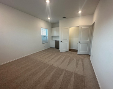 1018 Ascari Ct - Photo Thumbnail 8