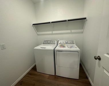 1018 Ascari Ct - Photo Thumbnail 9
