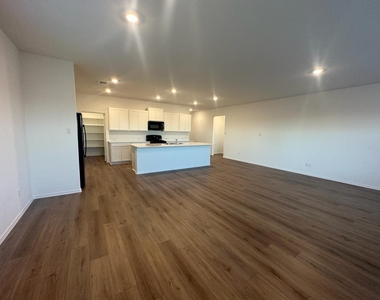 1018 Ascari Ct - Photo Thumbnail 14