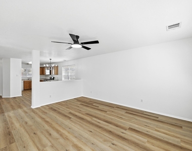 332 Wetzel - Photo Thumbnail 3