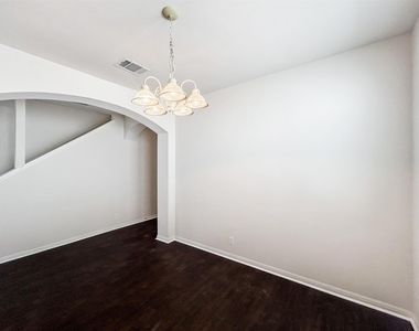 4712 Lake Champlain Ln - Photo Thumbnail 11
