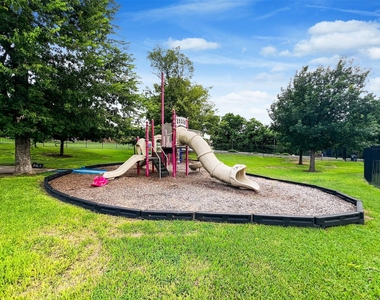 4712 Lake Champlain Ln - Photo Thumbnail 26