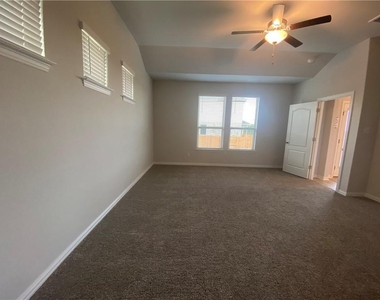 609 Silent Creek Cv - Photo Thumbnail 16