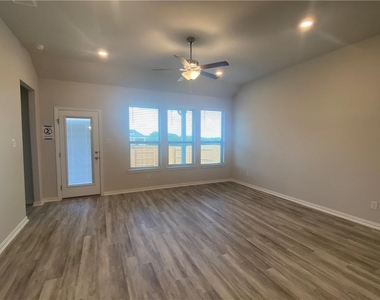 609 Silent Creek Cv - Photo Thumbnail 14