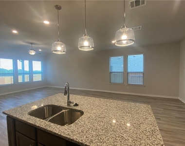 609 Silent Creek Cv - Photo Thumbnail 10