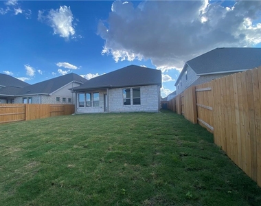 609 Silent Creek Cv - Photo Thumbnail 34