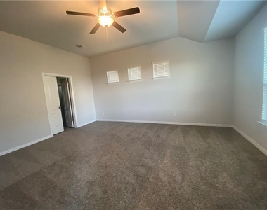 609 Silent Creek Cv - Photo Thumbnail 15