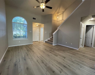9236 Vigen Cir - Photo Thumbnail 2