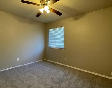 9236 Vigen Cir - Photo Thumbnail 25