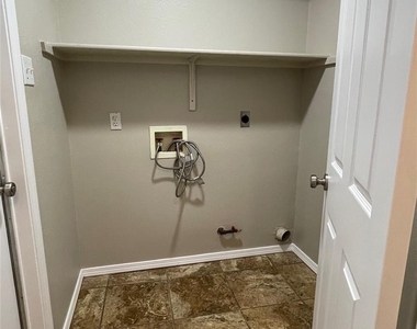 9236 Vigen Cir - Photo Thumbnail 31