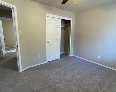 9236 Vigen Cir - Photo Thumbnail 27