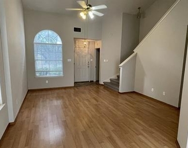 9236 Vigen Cir - Photo Thumbnail 2