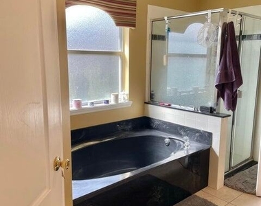 12221 Madison Creek Drive - Photo Thumbnail 13
