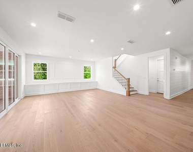 397 Plaza - Photo Thumbnail 14