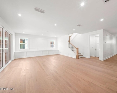 397 Plaza - Photo Thumbnail 11