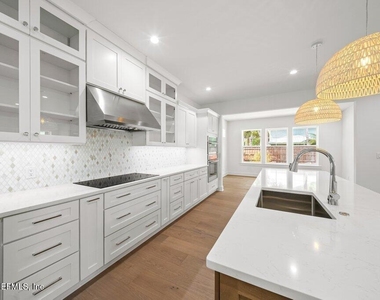 397 Plaza - Photo Thumbnail 5