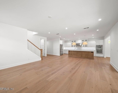 397 Plaza - Photo Thumbnail 21