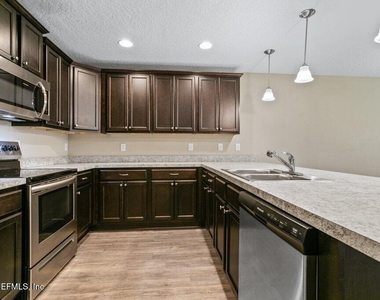 2235 Bayview Road - Photo Thumbnail 7