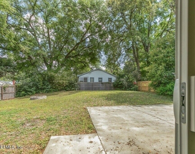 2235 Bayview Road - Photo Thumbnail 32