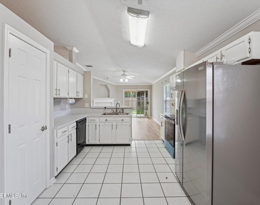 1219 Stern Way - Photo Thumbnail 10