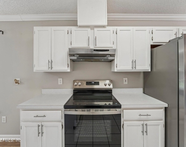 1219 Stern Way - Photo Thumbnail 13