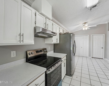 1219 Stern Way - Photo Thumbnail 12