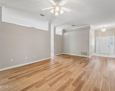 1219 Stern Way - Photo Thumbnail 4