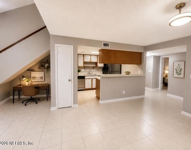 5553 Greatpine Lane S - Photo Thumbnail 8