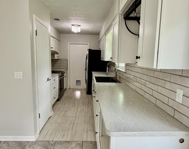 7 Cobia Street - Photo Thumbnail 10