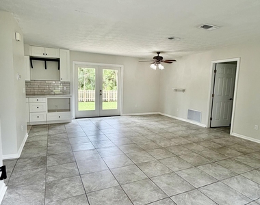 7 Cobia Street - Photo Thumbnail 9