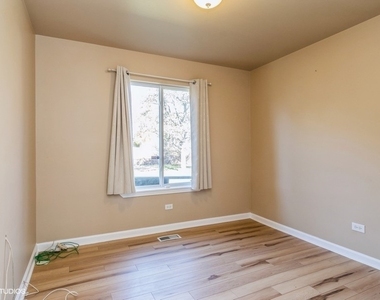 2423 Durango Lane - Photo Thumbnail 9