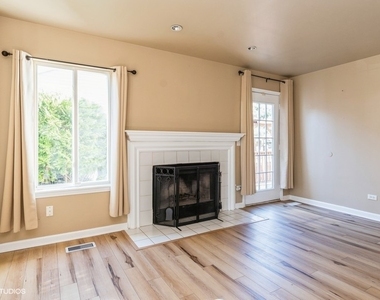 2423 Durango Lane - Photo Thumbnail 3