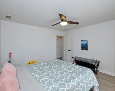 26300 W Chatham Drive - Photo Thumbnail 32