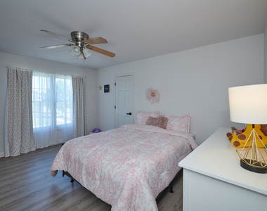 26300 W Chatham Drive - Photo Thumbnail 29