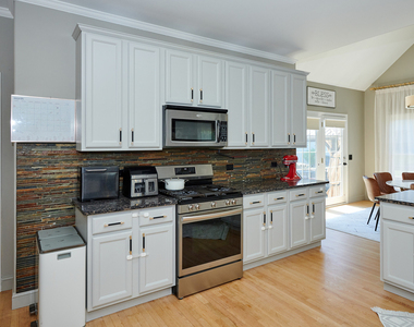 26300 W Chatham Drive - Photo Thumbnail 15