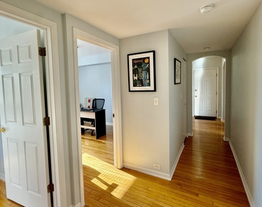 4915 N Wolcott Avenue - Photo Thumbnail 7