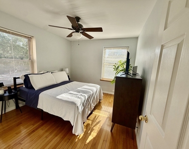 4915 N Wolcott Avenue - Photo Thumbnail 9