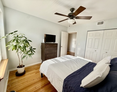 4915 N Wolcott Avenue - Photo Thumbnail 8
