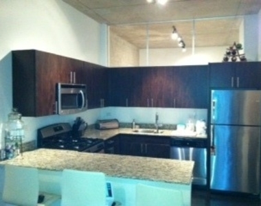 235 W Van Buren Street - Photo Thumbnail 10